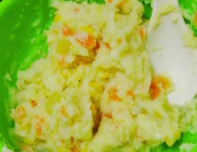 宝宝辅食:土豆蛋黄丸子,软糯微甜,简单易做!