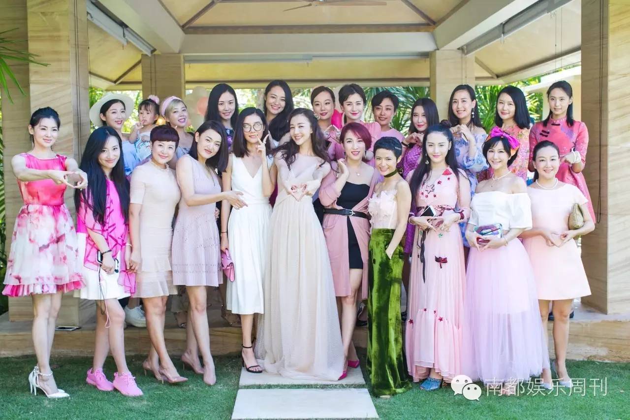 朱孝天韩雯雯婚前办粉红派对 伴娘团阵容曝光 朱孝天韩雯雯婚前办粉红派对 伴娘团阵容曝光