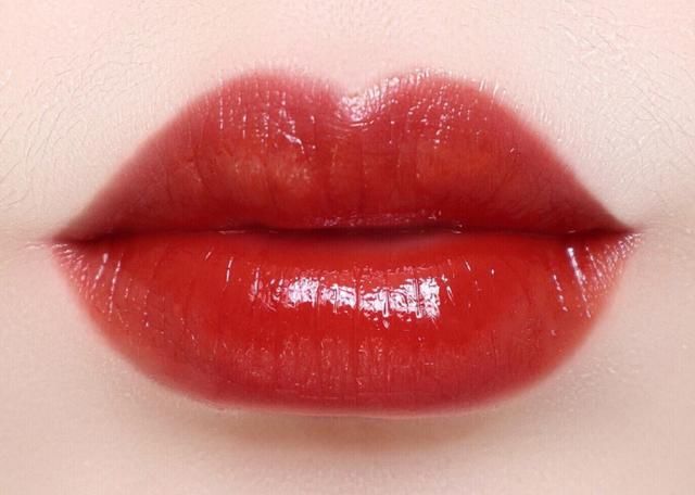 好用的国产平价口红!稚优泉天空之镜水光唇釉