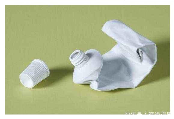 厨房随处乱放的它,大婶洗脸小倒几滴,7天斑点