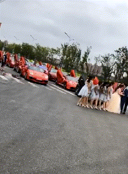 搞笑gif: 酒过三巡, 新娘终于露出了久违的霸气!
