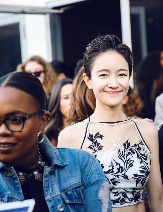 遇见王沥川小秋短发变身帅气girl 艳压全场 网友大呼美到认不出 遇见王沥川小秋短发变身帅气girl 艳压全场 网友大呼美到认不出
