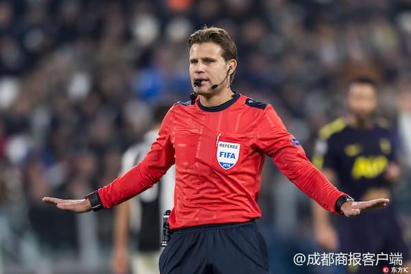 世界杯小组赛漏判点球 国际足联开出首张裁判
