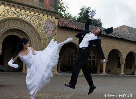 开心一刻:一保洁员打扫女生宿舍的收获!