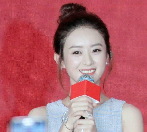 新春点映好评如潮,还未上映就已一票难求,难怪