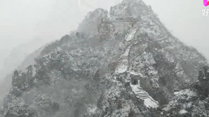 巡护员拍的雪中长城 每一帧都是绝美的水墨画