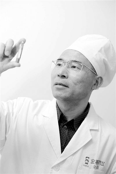 如今,手握2016年度全国"杰出工程师奖"证书,这位长春金赛药业有