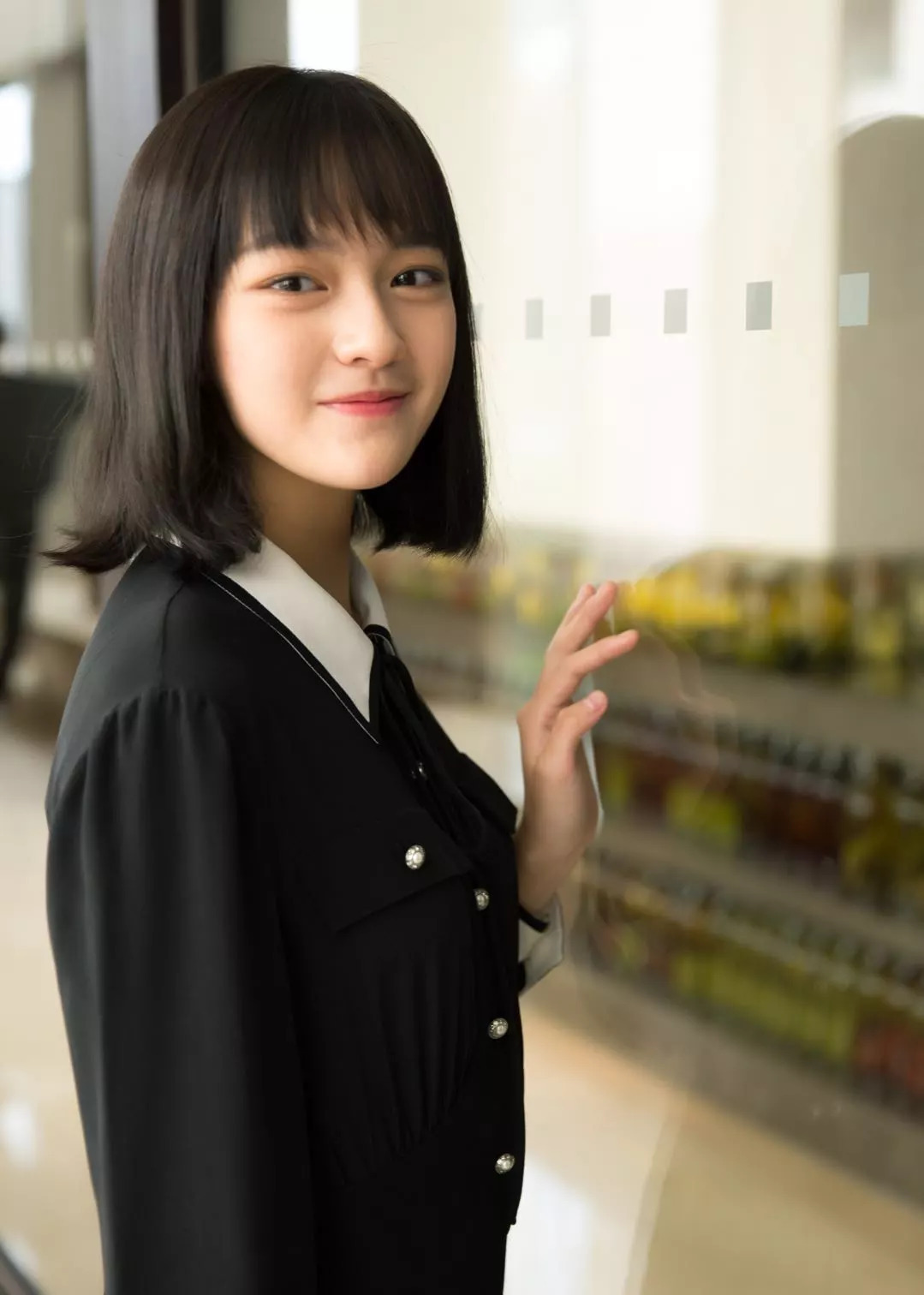 宝藏女孩!金马奖女配得主文淇晒照自黑 网友:刘青云是你吗?