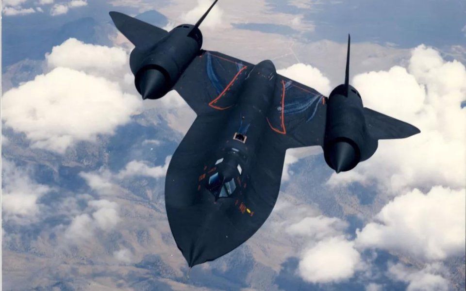 全世界飞行速度最快的飞机,飞行员要穿航天服