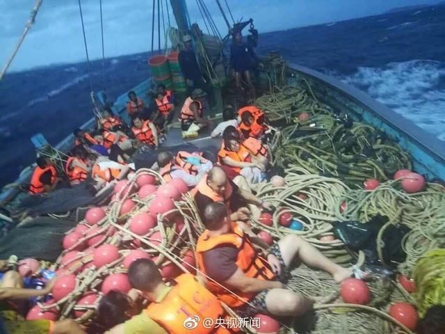 两艘载中国游客游船在泰国翻船 遇难者已升至