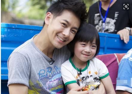 林志颖双胞胎儿子长大了,网友:这基因太强大!志