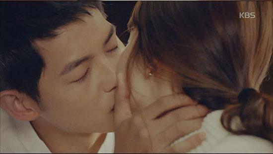 千万个不舍!《太阳的后裔》结局甜到融化 千万个不舍!《太阳的后裔》结局甜到融化