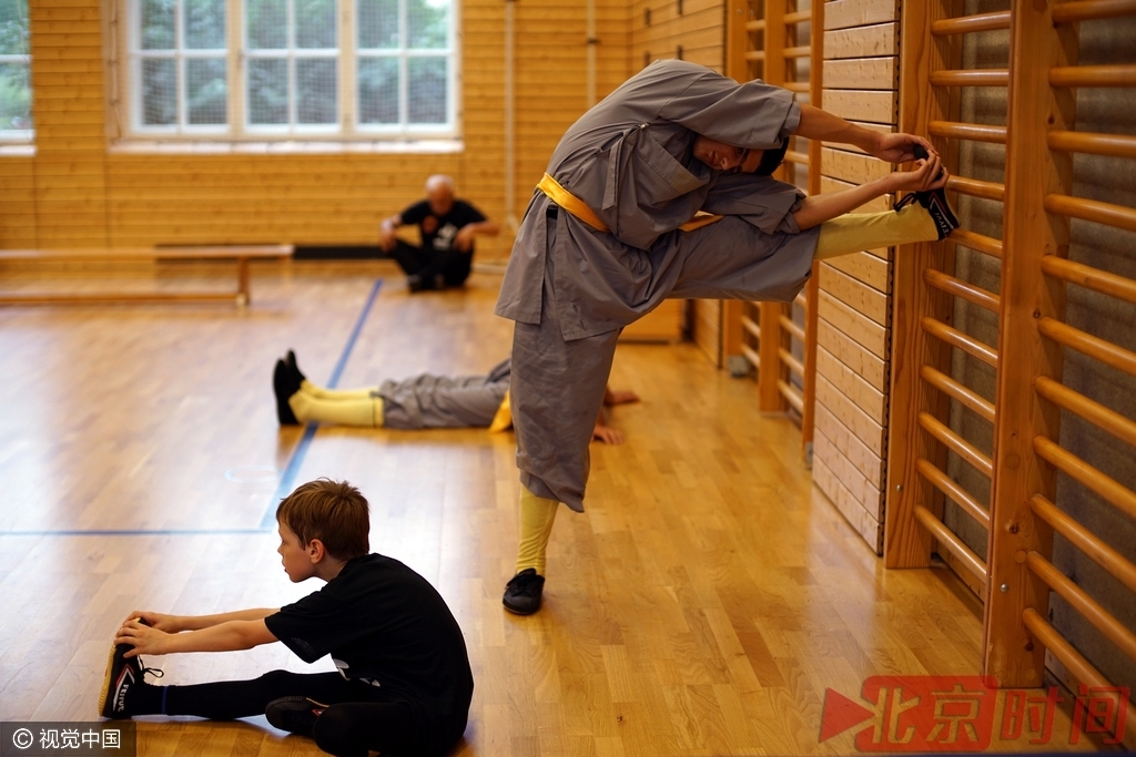 2015年来到德国的未成年叙利亚难民默罕默德在练功。