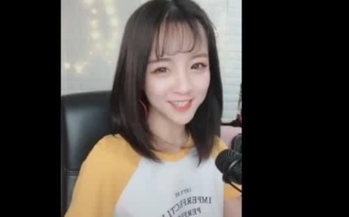 小孩发抖音,拍妈妈冲澡全过程,被推荐到热门,朋