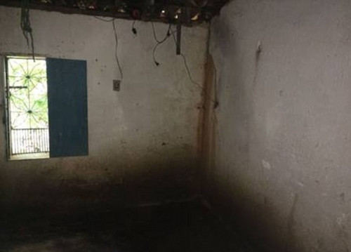 女子一夜情意外怀孕 被家人裸体关小黑屋16年 女子一夜情意外怀孕 被家人裸体关小黑屋16年