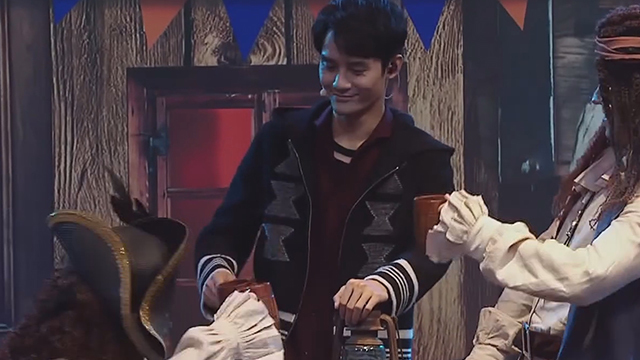 王凯《舞月光》化身“船长”突破自我 王凯《舞月光》化身“船长”突破自我