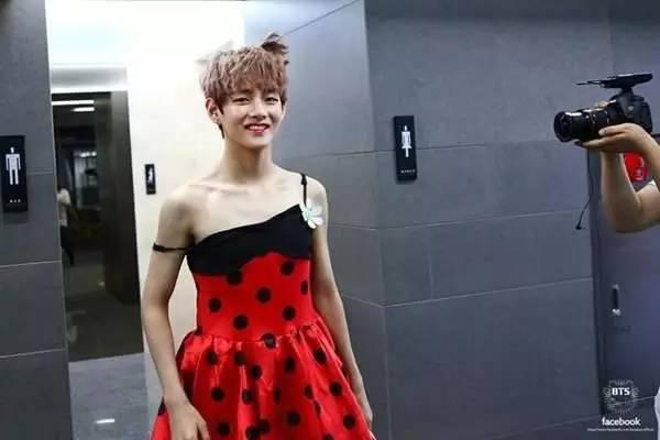 韩国演艺圈哪些男星女装照美到惊艳或无法直视!