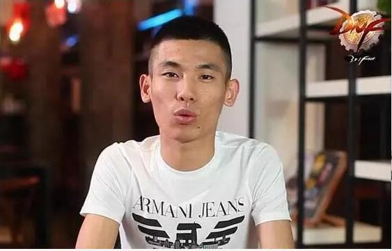 DNF旭旭宝宝斗鱼首播礼物超百万,有一种现象