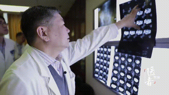 《医者》北京大学人民医院骨肿瘤科主任 郭卫 《医者》北京大学人民医院骨肿瘤科主任 郭卫