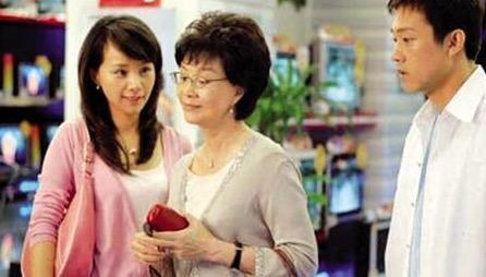 婆婆把家产全给小姑子,如今被女婿赶出家门来