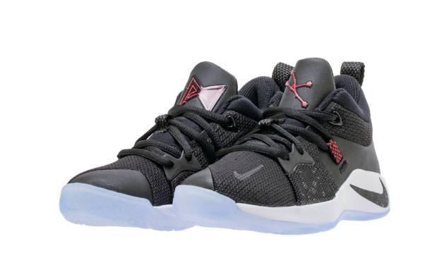 詹姆斯上脚LeBron15 Shox致敬卡特!乔治PG2