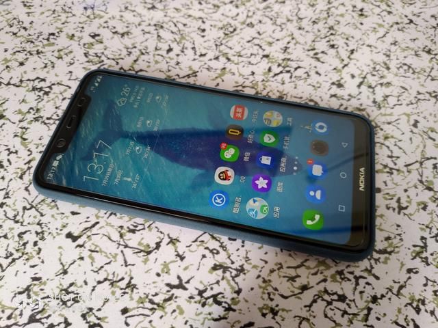 诺基亚X5简单开箱吃鸡和续航测试