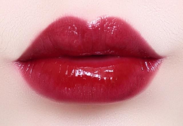 好用的国产平价口红!稚优泉天空之镜水光唇釉