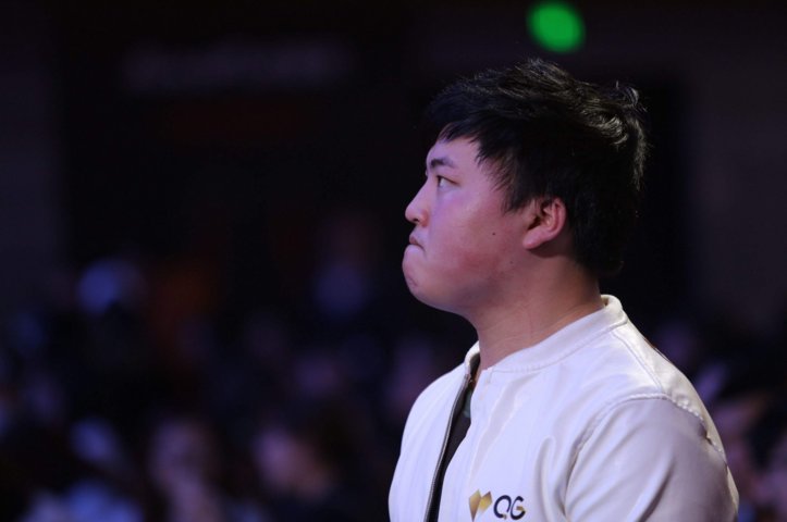 LOL:uzi和蔡徐坤人气比拼,投票结果让人无言以