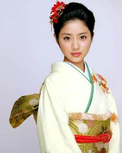 日本人为什么身高矮而且腿不直?日本专家称:全