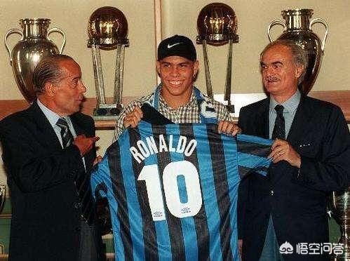当年罗纳尔多为什么在巴萨:只踢了一年就转回