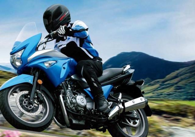 铃木哪款摩托车适合长途旅游?适合摩旅就这两