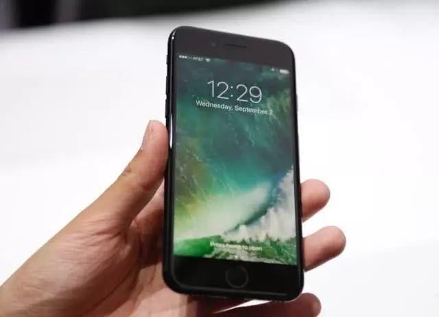 iPhone7升至苹果iOS12好不好?两个字:流畅!