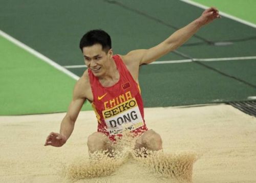 谢震业退出200米比赛专攻100米 董斌因脚伤退