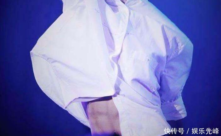 王俊凯晒腹肌, 让粉丝超惊艳,大呼"千玺长大了"