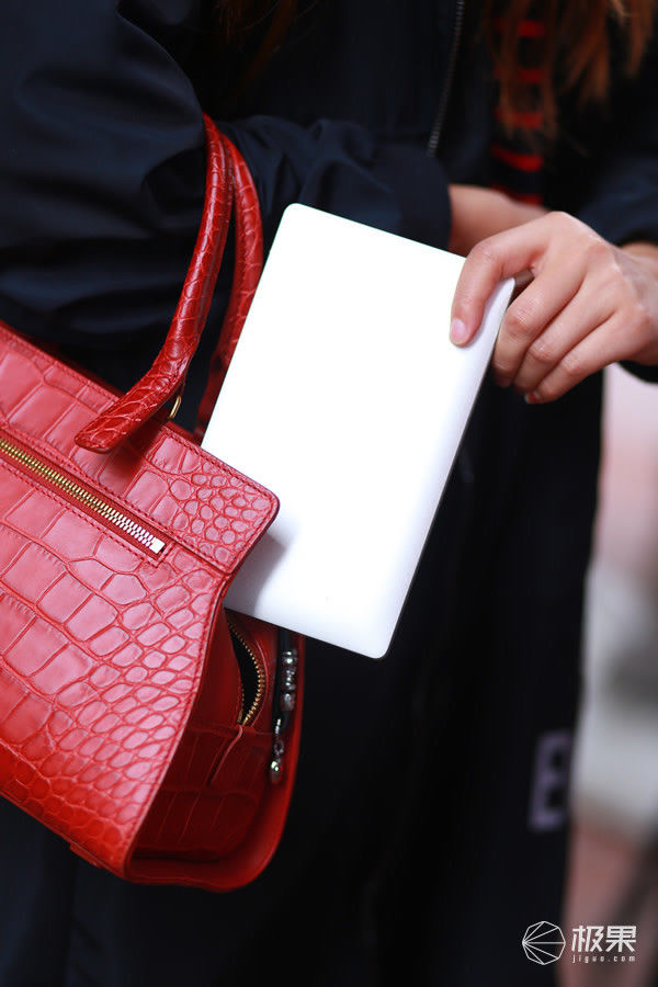 GPD掌上电脑:7英寸大小,双系统屏幕媲美Mac