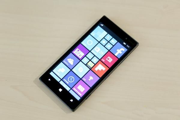 最后一款带着Nokia的WP智能手机,你还记得小