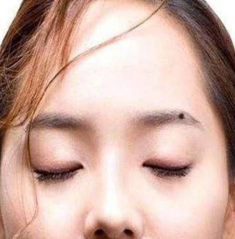 算命先生说:女人身上有这几种富贵痣,旺夫益子