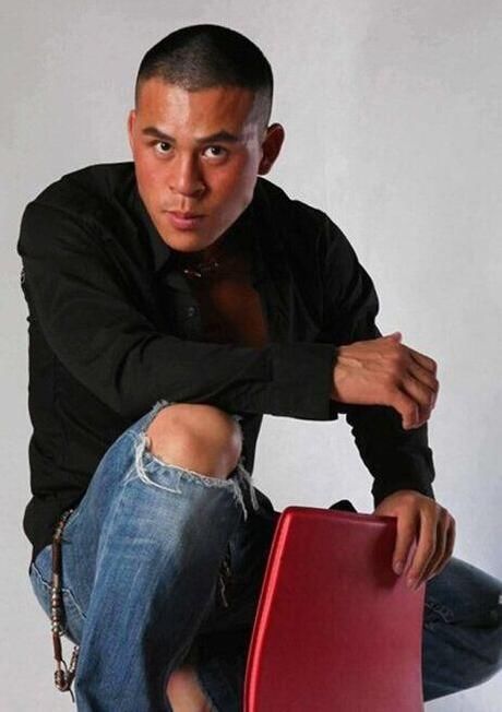 出少林寺毛小子,两脚送两个电影武师住院,周星驰摘下口罩说了话