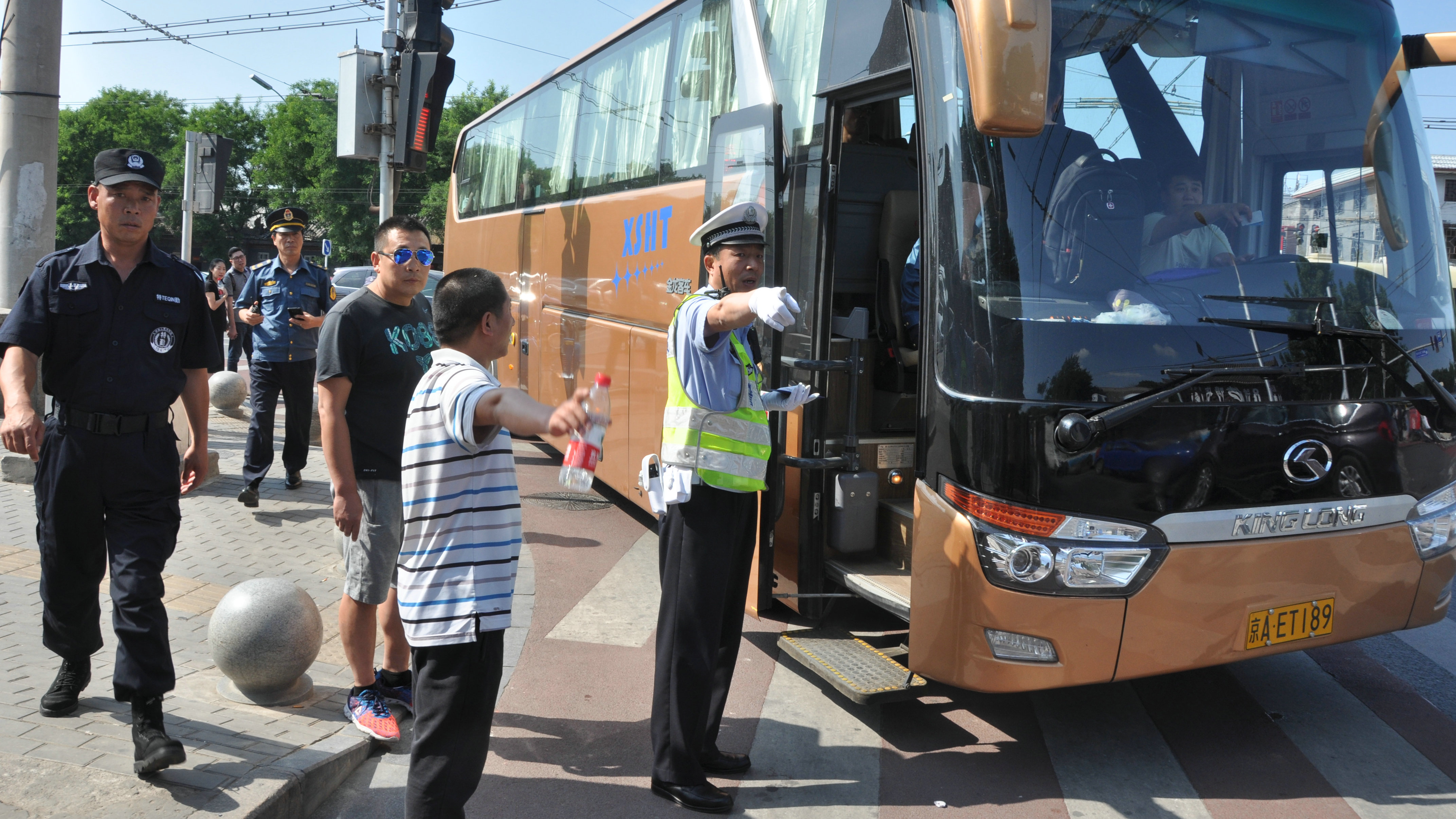 一微克行动:回访什刹海周边大巴滞留整改情况 一微克行动:回访什刹海周边大巴滞留整改情况
