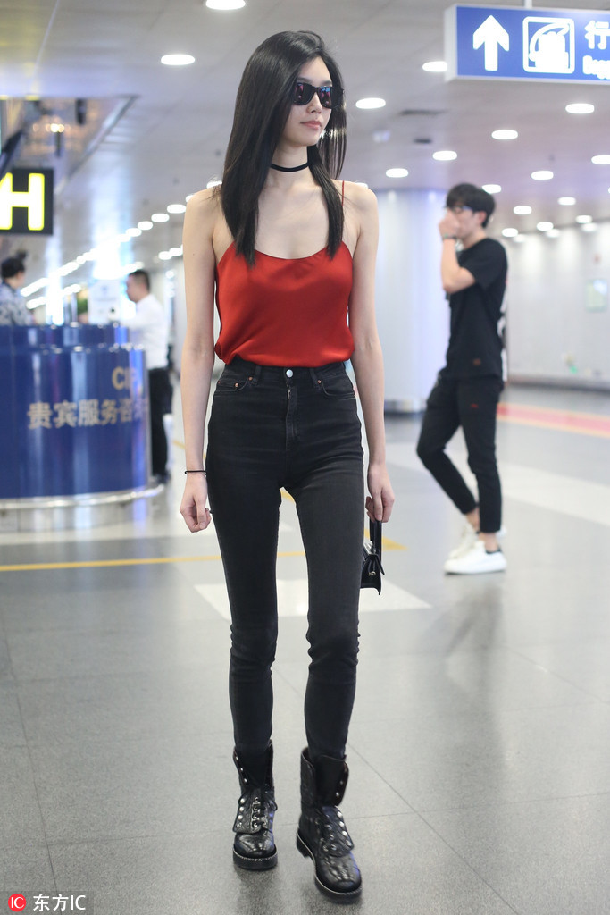 看看这满屏的大长腿，一米七八的身高可不是白长的啊！