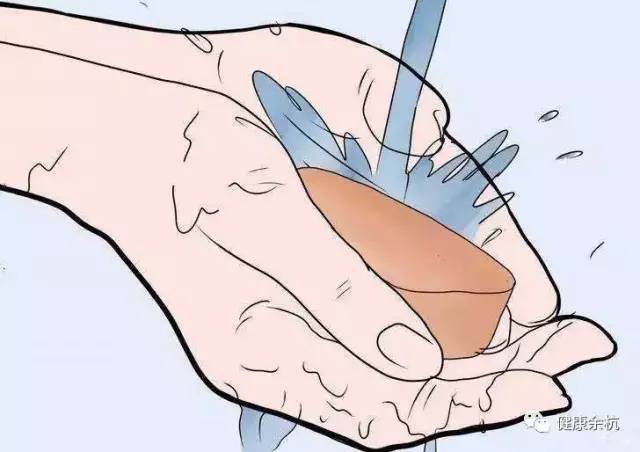 杭州一熊孩子把狗给咬了 幸好狗温顺没还嘴