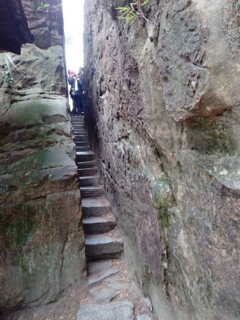 长沙到张家界坐汽车要多久?单请口碑好的导游