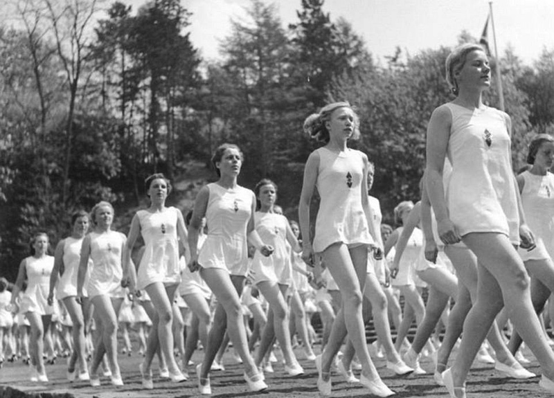 老照片揭示希特勒统治下的德国民众生活 老照片揭示希特勒统治下的德国民众生活