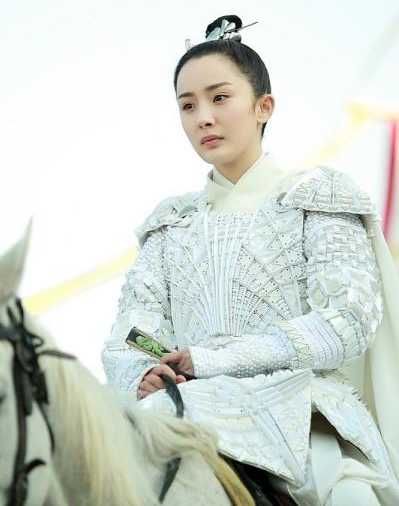 古装剧中的女战神,唐嫣杨幂赵丽颖,谁最帅气?