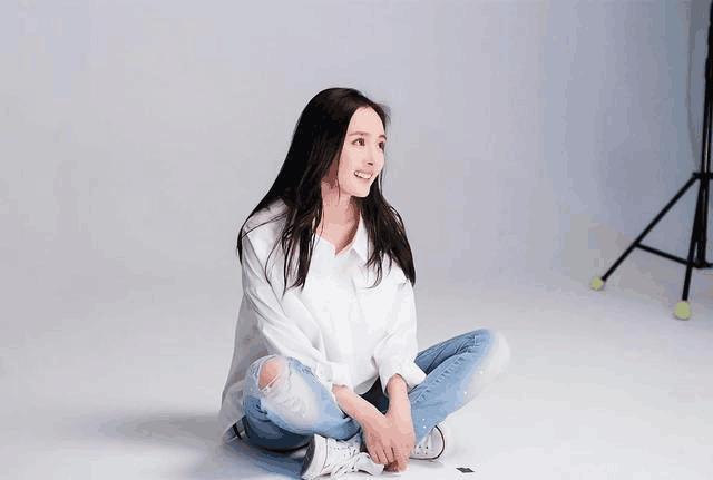 刘恺威采访透露杨幂家中地位,婚姻多年未解之