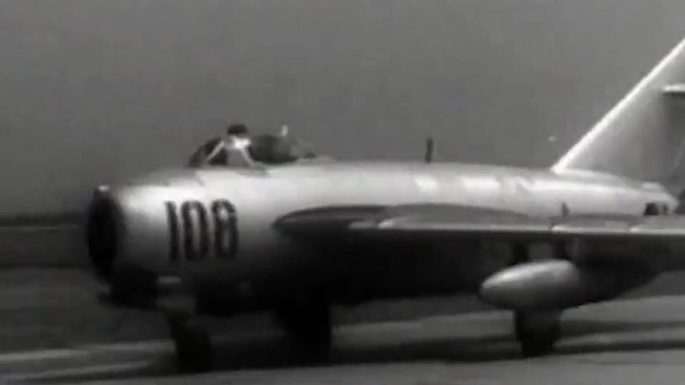 中国歼击机:从“五爷”到“威龙” 我们的飞机再也不用飞两遍了! 中国歼击机:从“五爷”到“威龙” 我们的飞机再也不用飞两遍了!