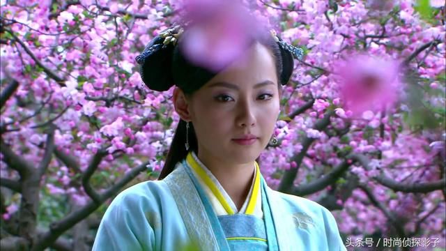 张嘉倪 4,《精忠岳飞》中张嘉倪扮演吴素素,医术高强,擅长轻功,从小就