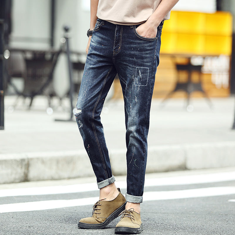 别再穿休闲裤了,今年男士流行牛仔裤+豆豆鞋,