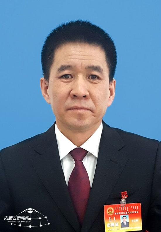 于立新当选为呼伦贝尔市人民政府市长 于立新当选为呼伦贝尔市人民政府市长