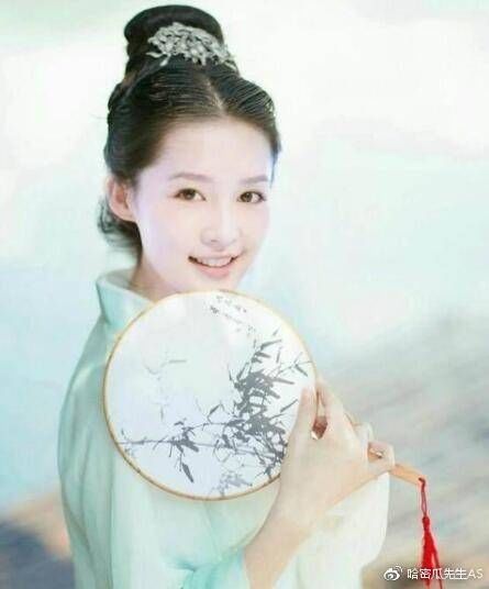 赵丽颖与李沁挑战经典古装剧,定妆照超美,网友